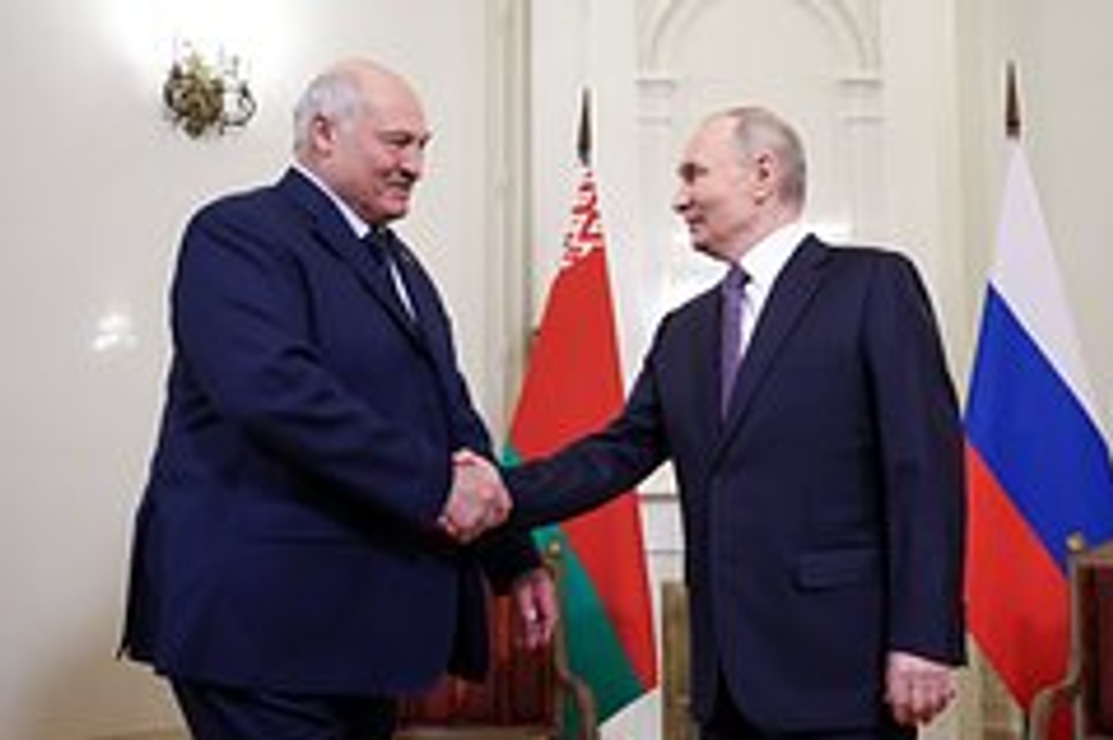 Путин и Лукашенко поздравили друг друга с Днем единения народов своих стран