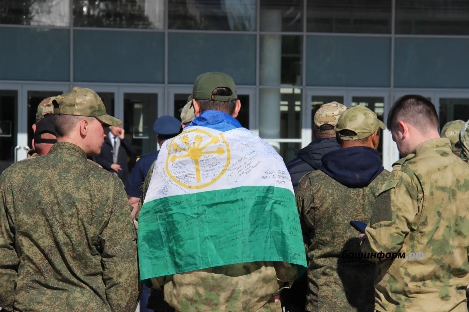 В Башкирии продлены единовременные выплаты контрактникам СВО