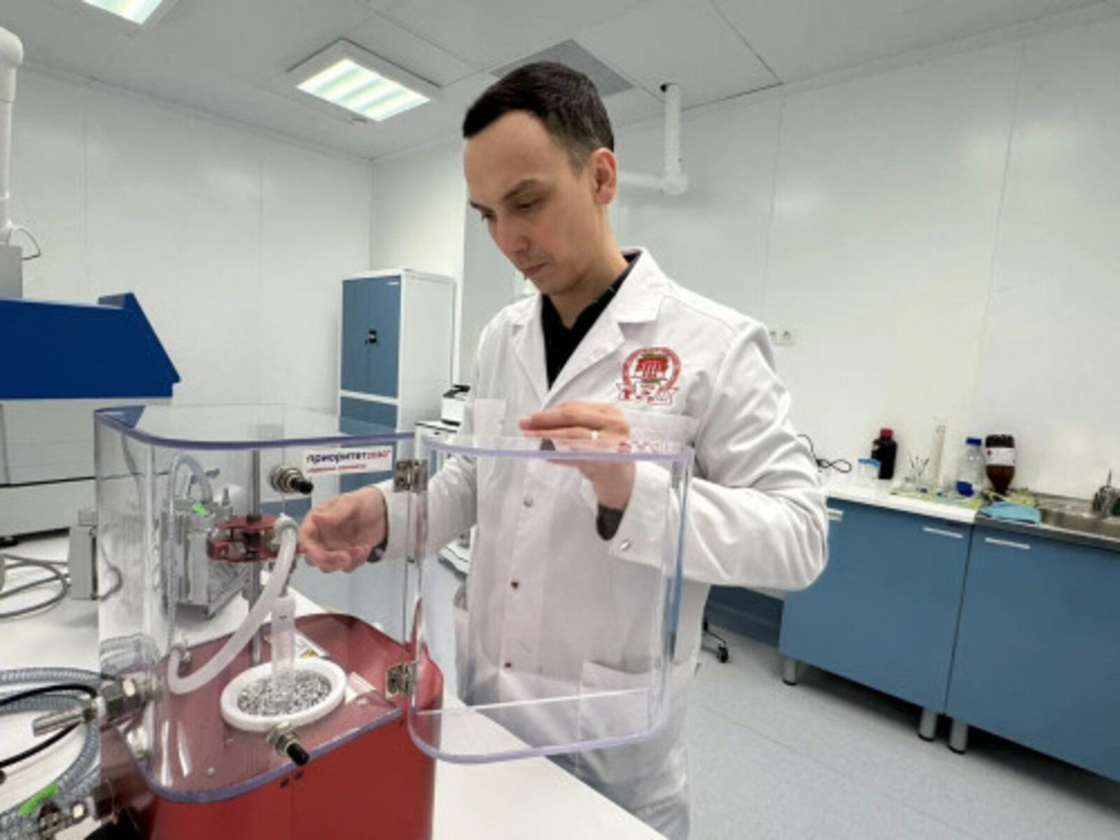 Вуз-резидент кампуса Уфы создает инновации в области пептидной химии