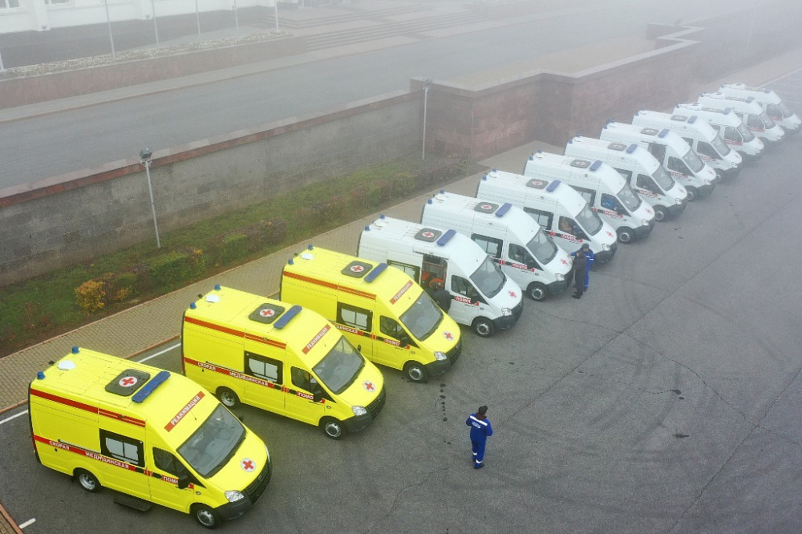 В больницы Башкирии переданы 13 новых транспортных средств