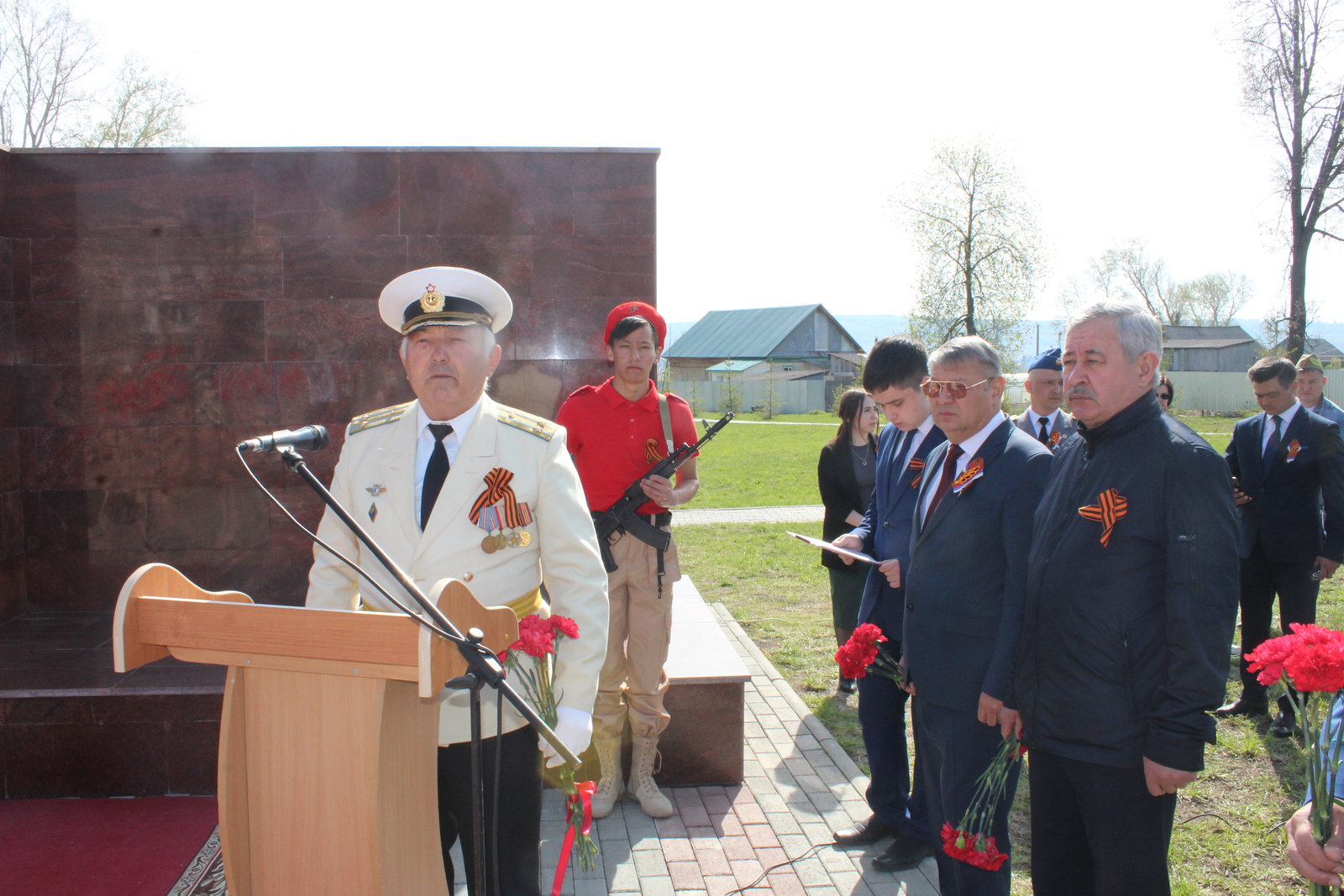В Салаватском районе прошли торжества, посвященные 77-й годовщине Великой Победы