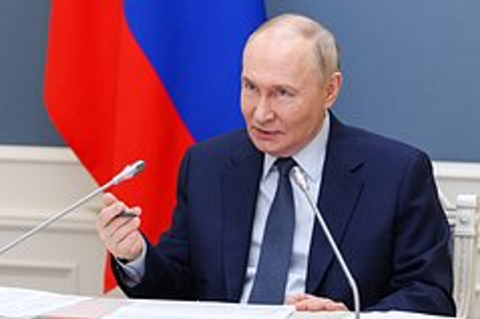 Путин может отменить ограничение по включению в стаж отпусков по уходу за детьми