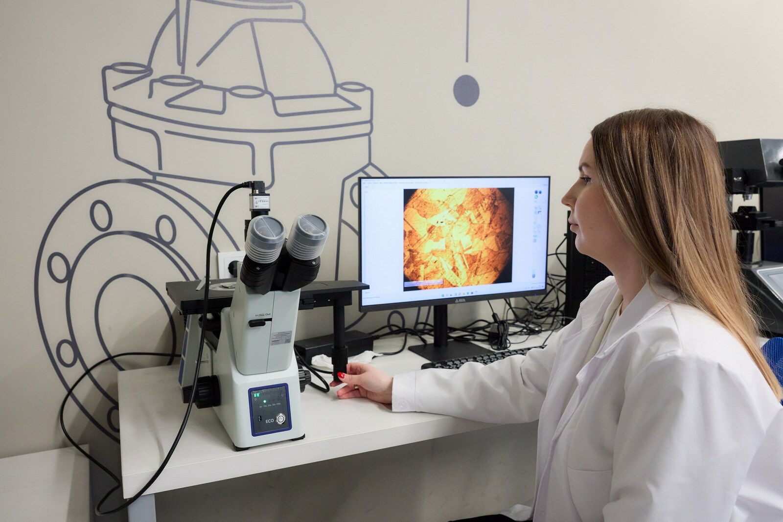 В УГНТУ открылась современная лаборатория по металловедению