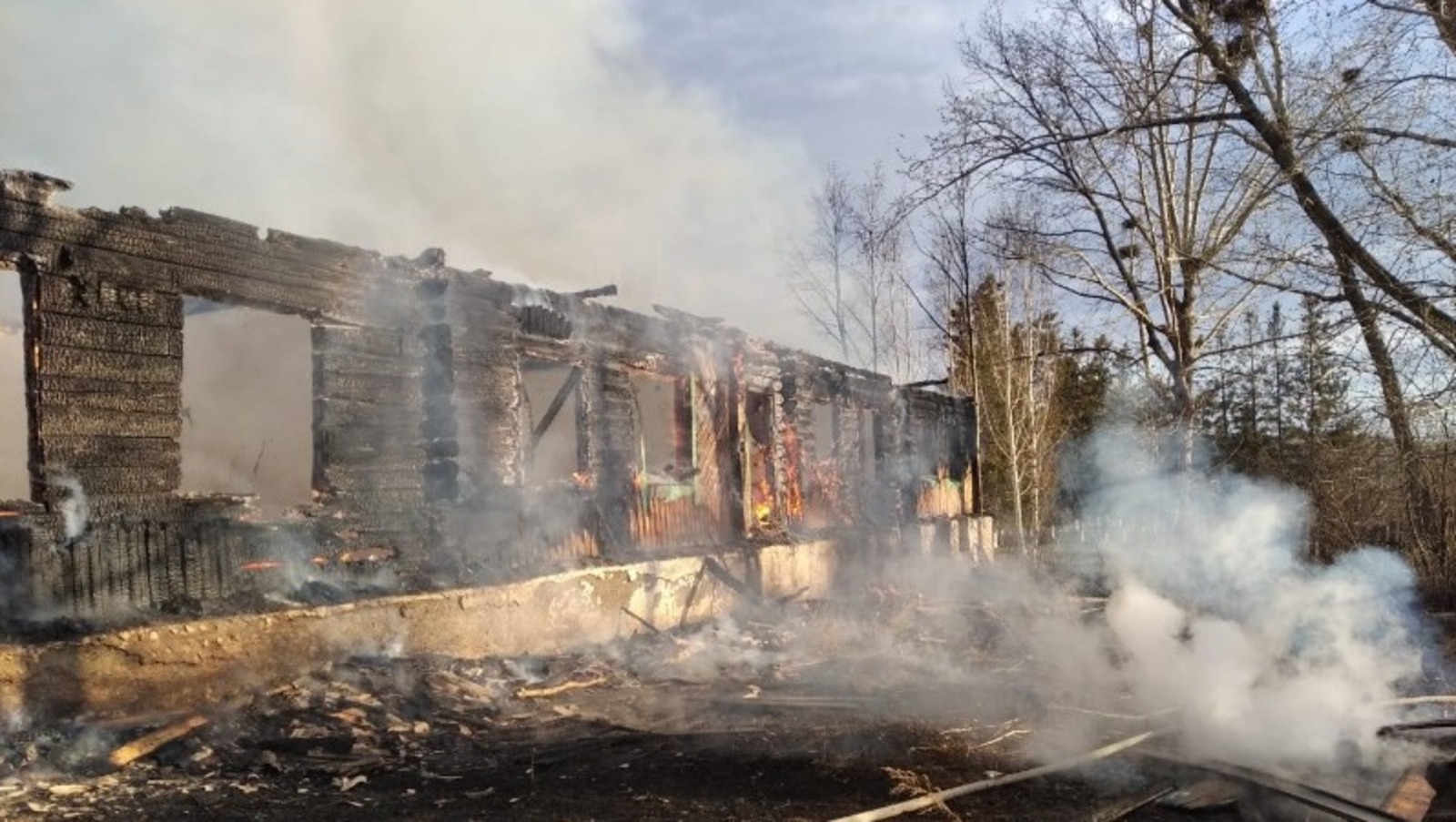 В Башкирии сгорело дотла здание бывшей школы