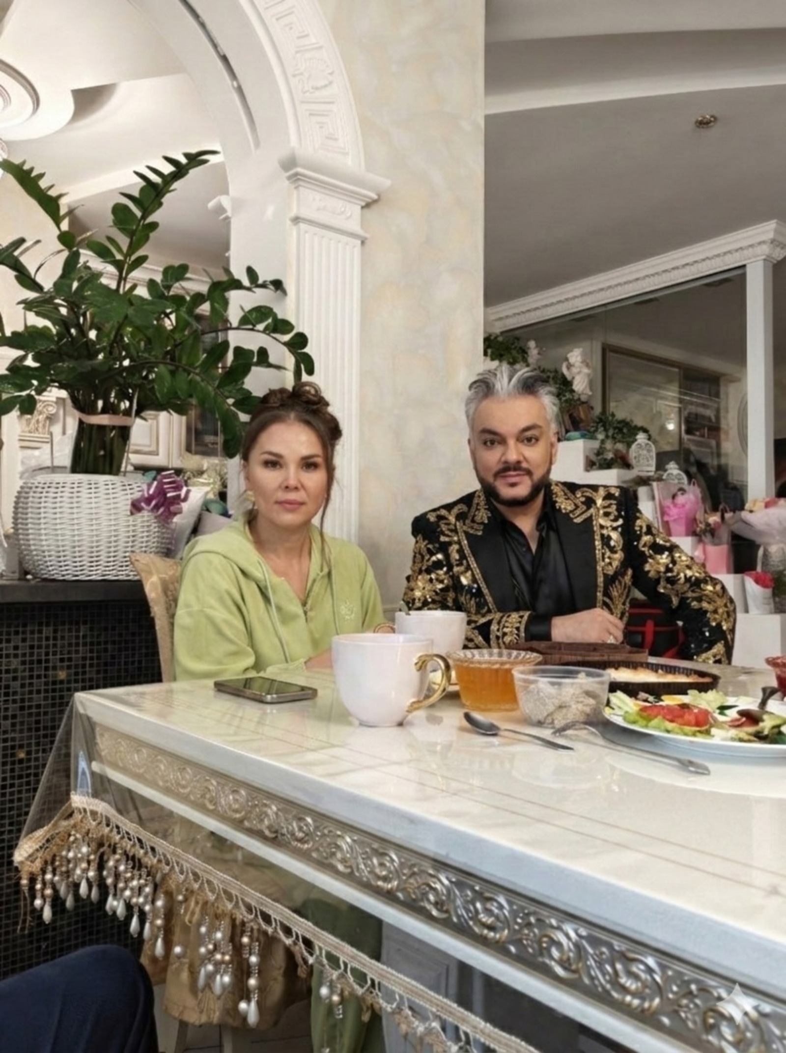 "Шаньги ел, очень хваля"...