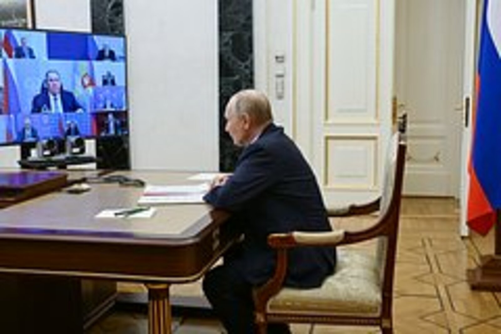Путин провел первое в 2026 году совещание с членами Совбеза
