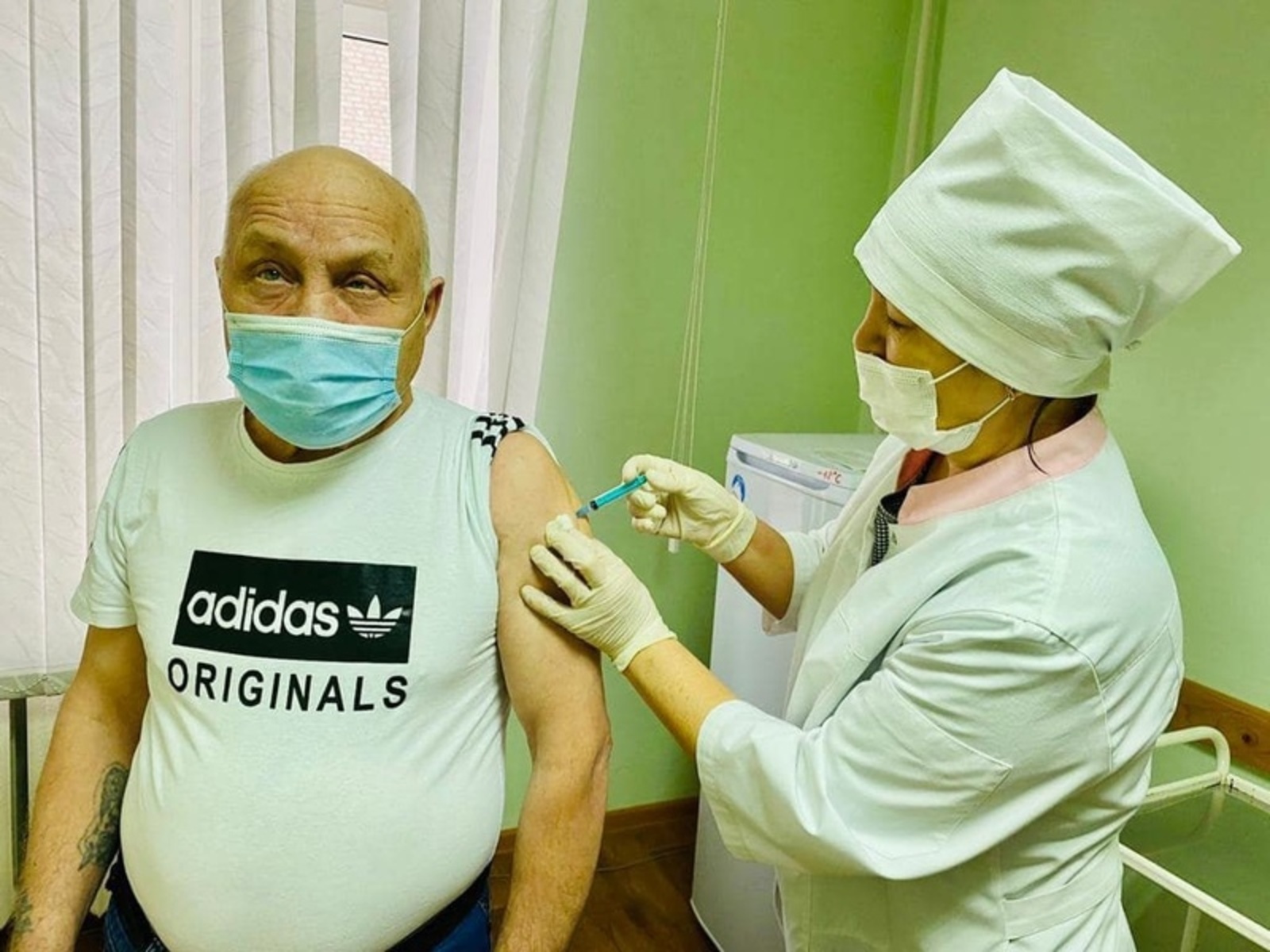 В Башкирии в центрах вакцинации для пожилых людей получили прививки более 12 тысяч граждан от 65 лет и старше
