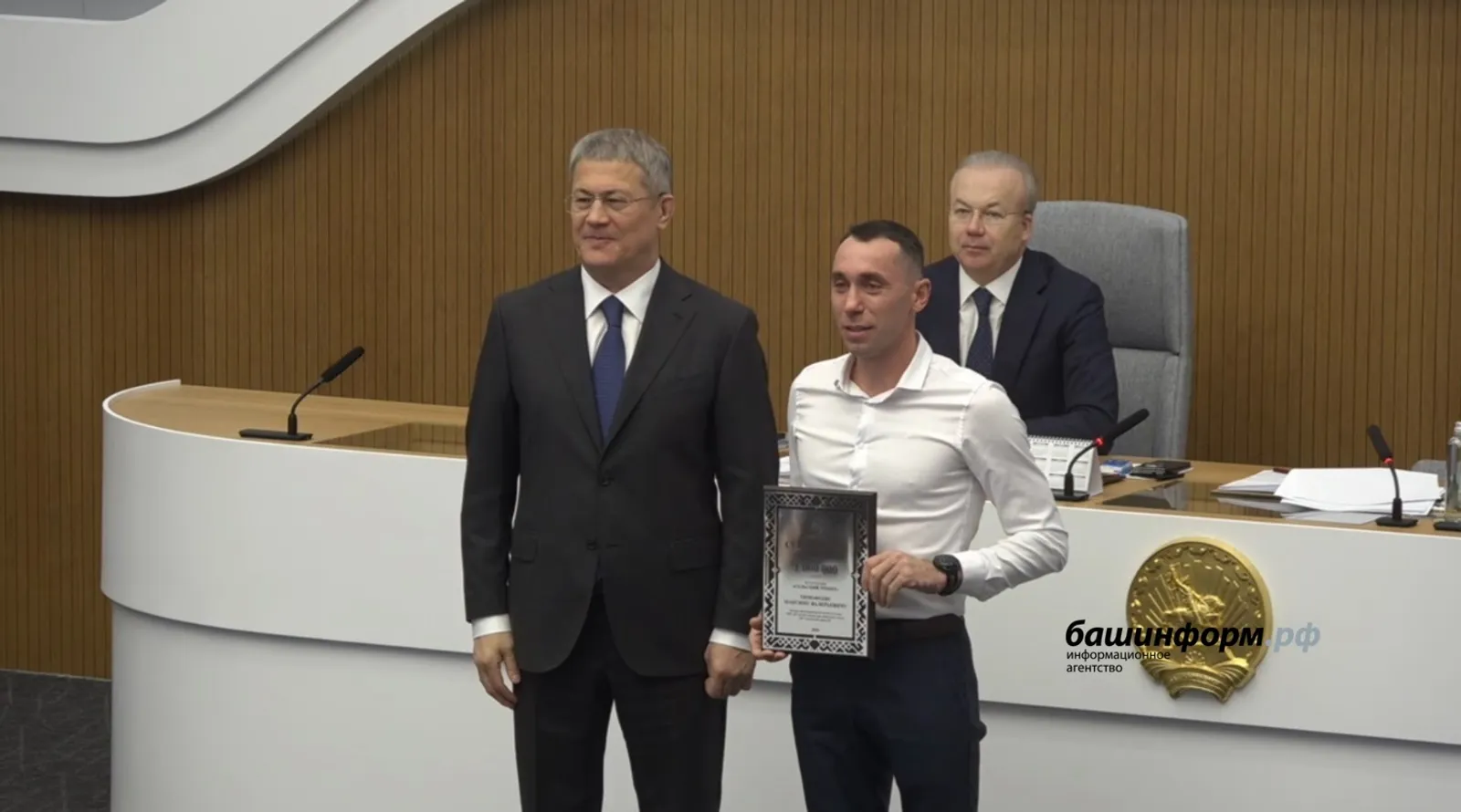 Глава Башкирии вручил сертификаты участникам проекта «Сельский тренер»