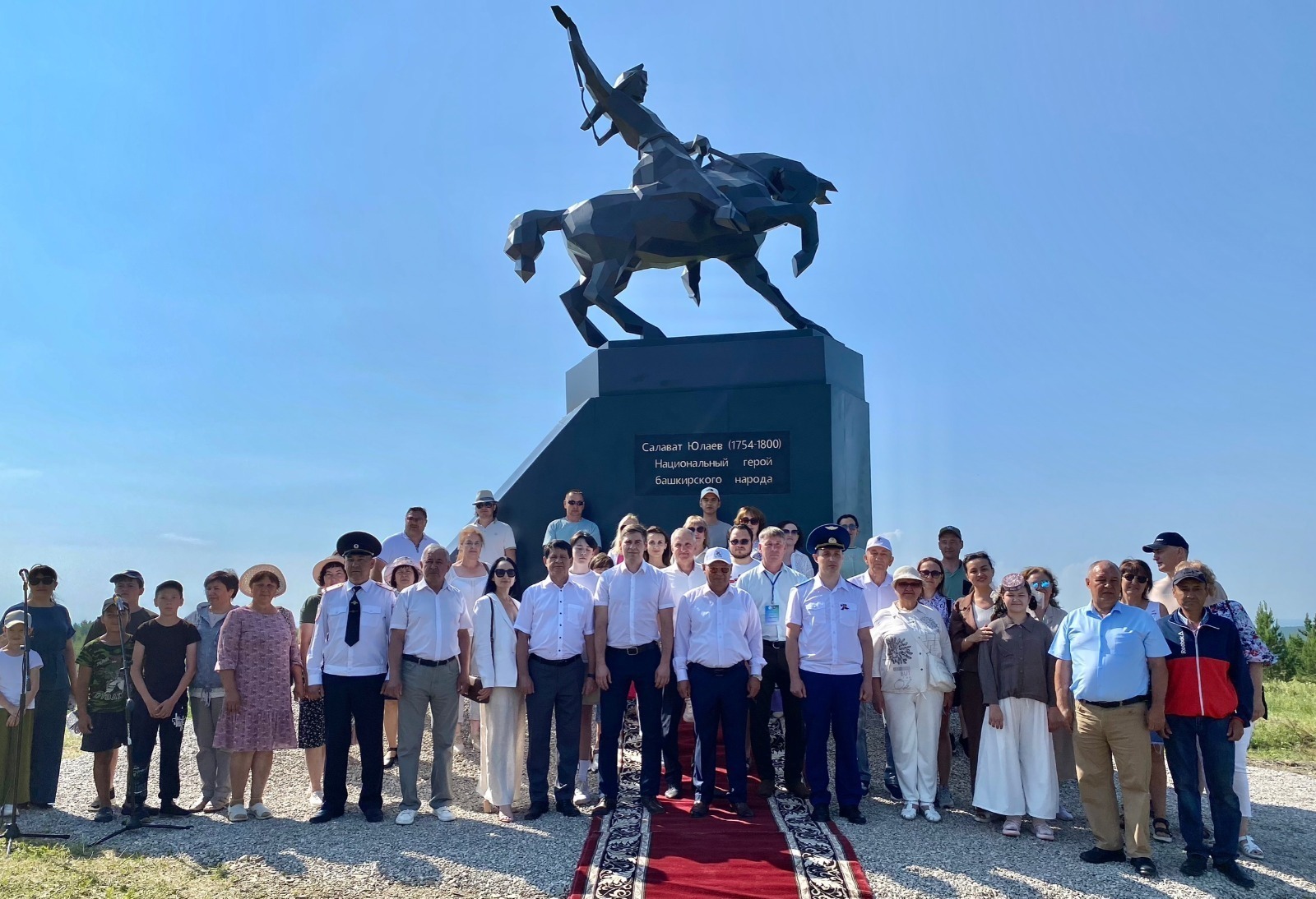 В Салаватском районе Башкирии открыли новый памятник