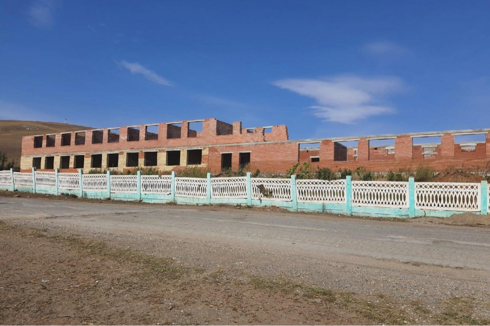 Школу в селе Старый Сибай Баймакского района достроят к 1 сентября 2022 года