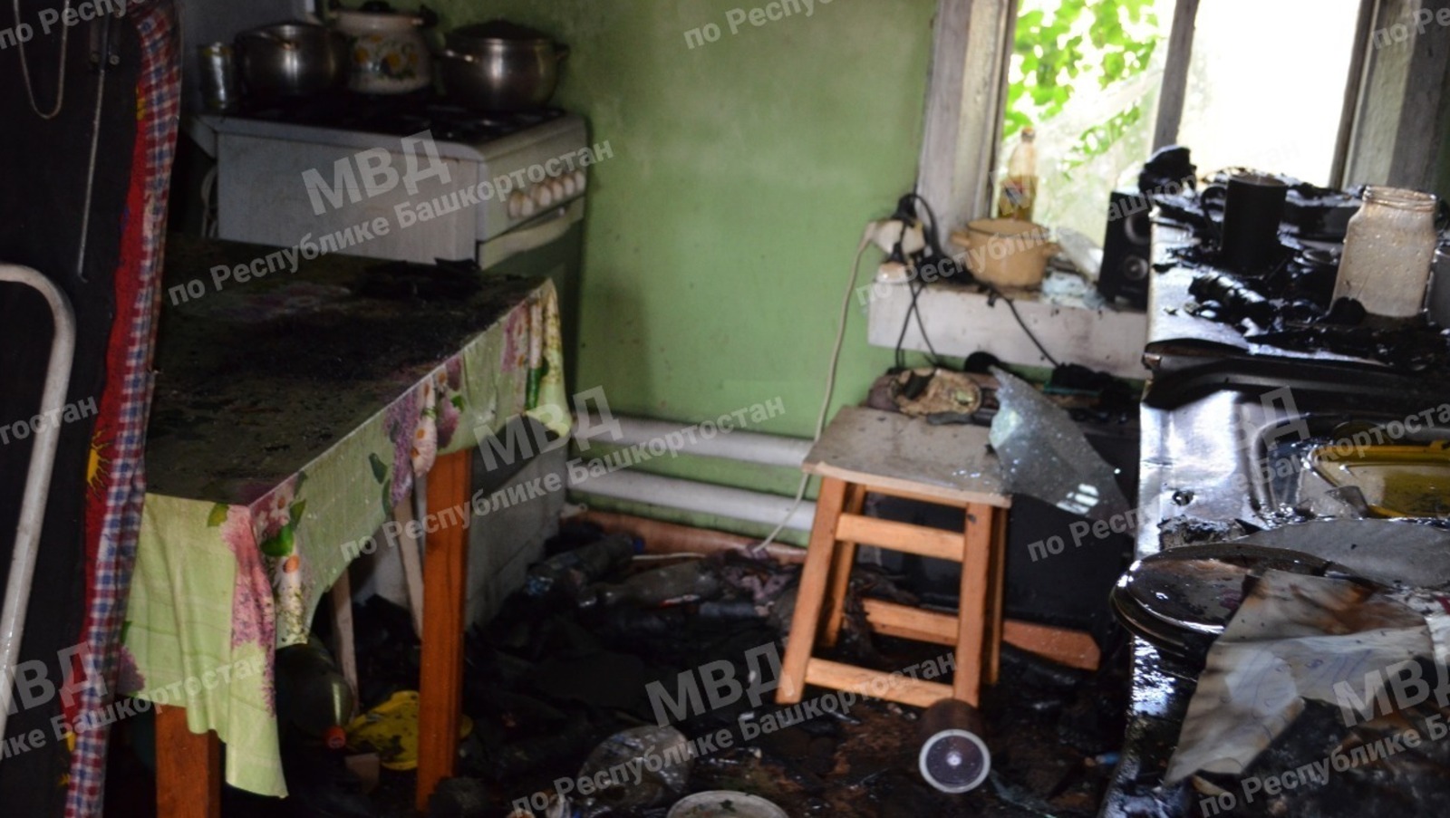 «Я вас всех убью!»: В Башкирии мужчина едва не сжег сожительницу и ее двоих детей
