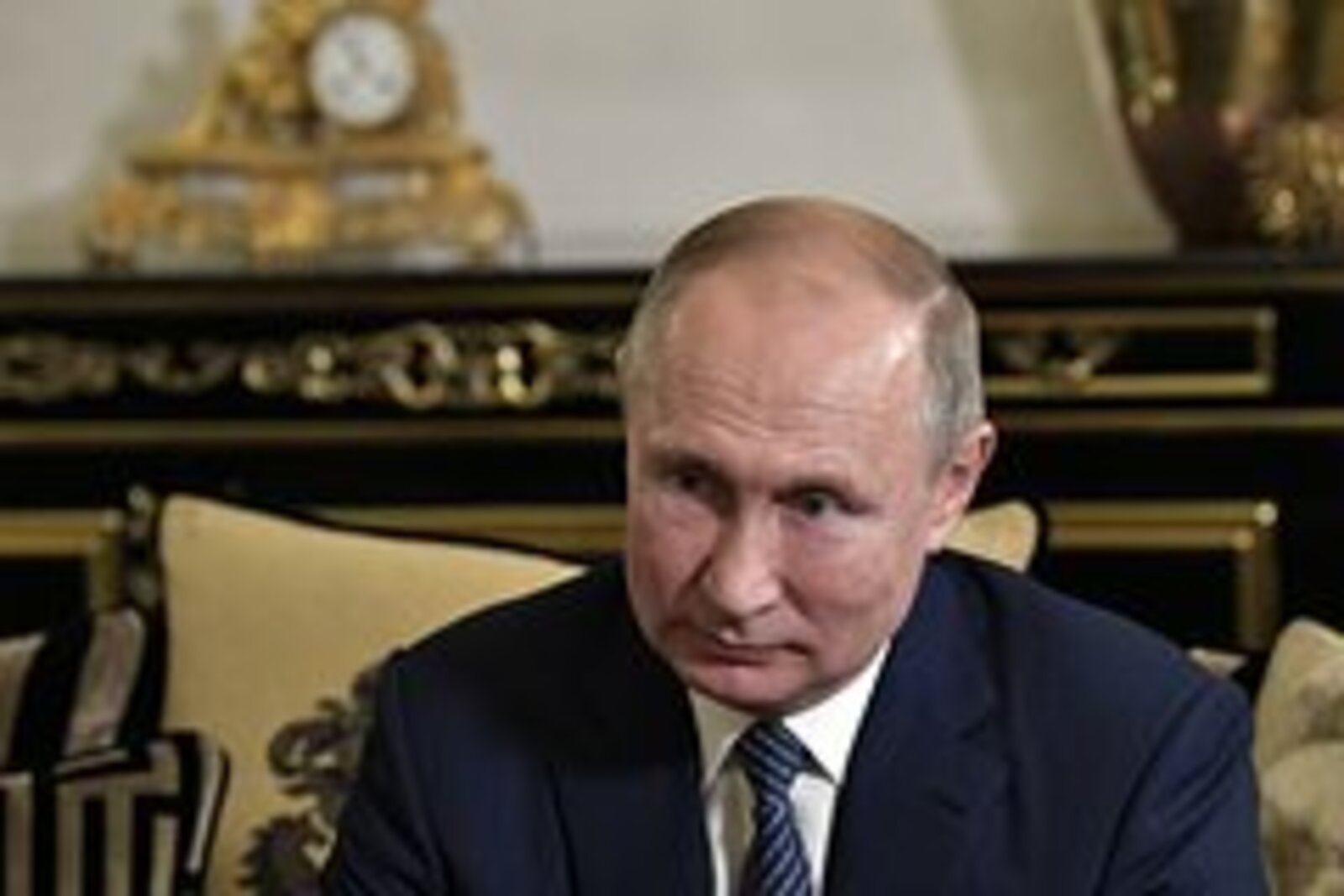 Путин исполнил мечты обратившихся на прямую линию двух детей