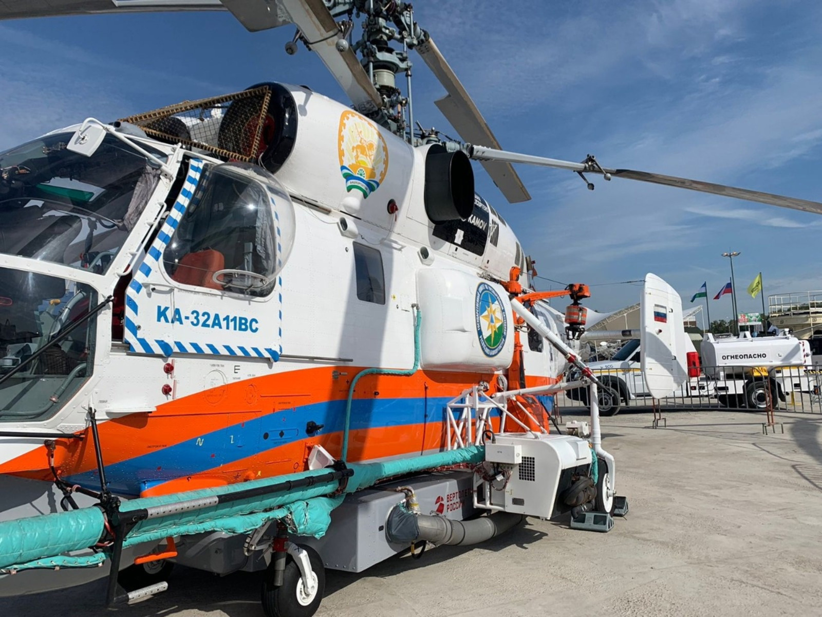 Вертолет «Ястреб» участвует в выставке международного конгресса «Транспорт и строительство»