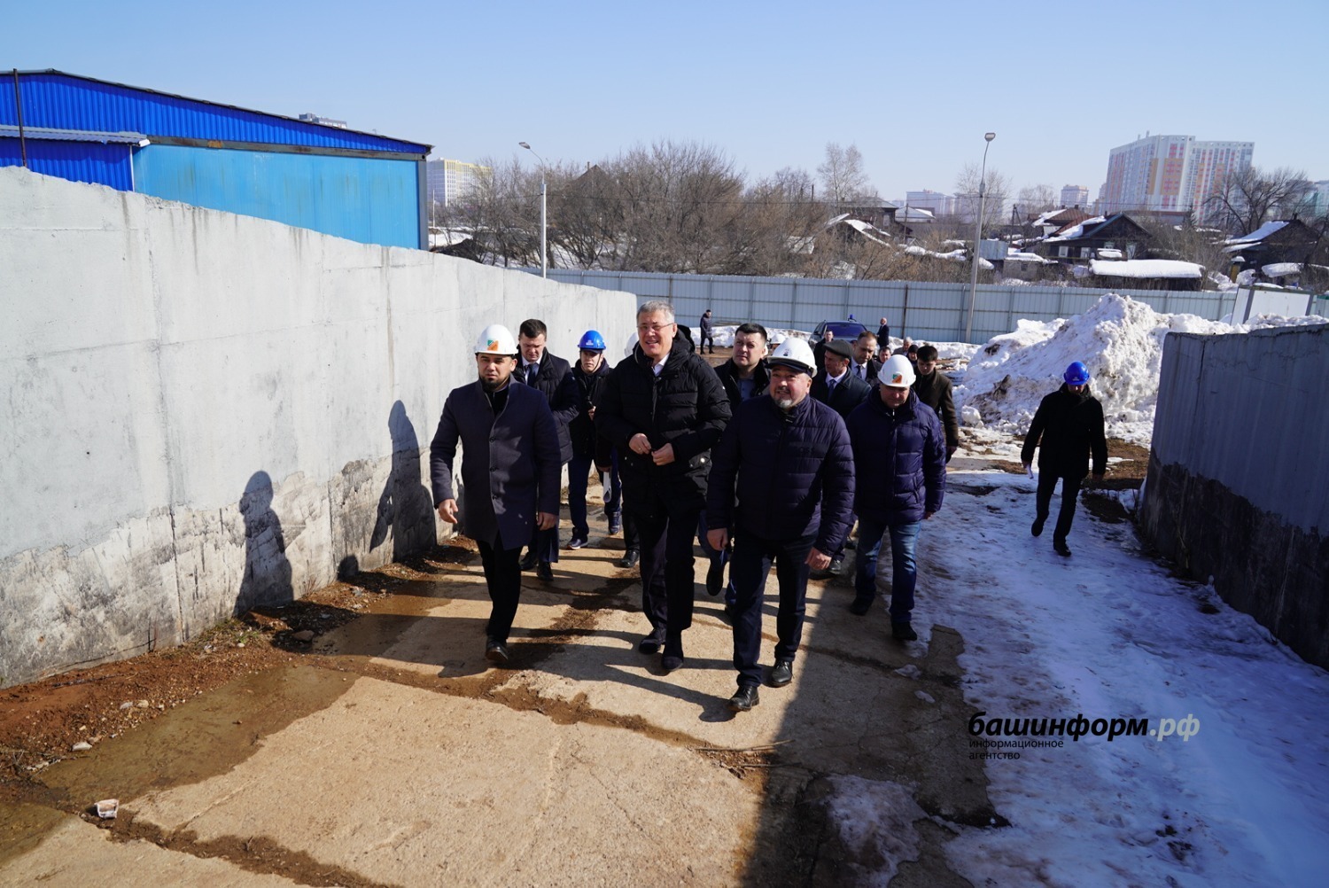 Радий Хабиров проинспектировал строительство соборной мечети «Ар-Рахим»