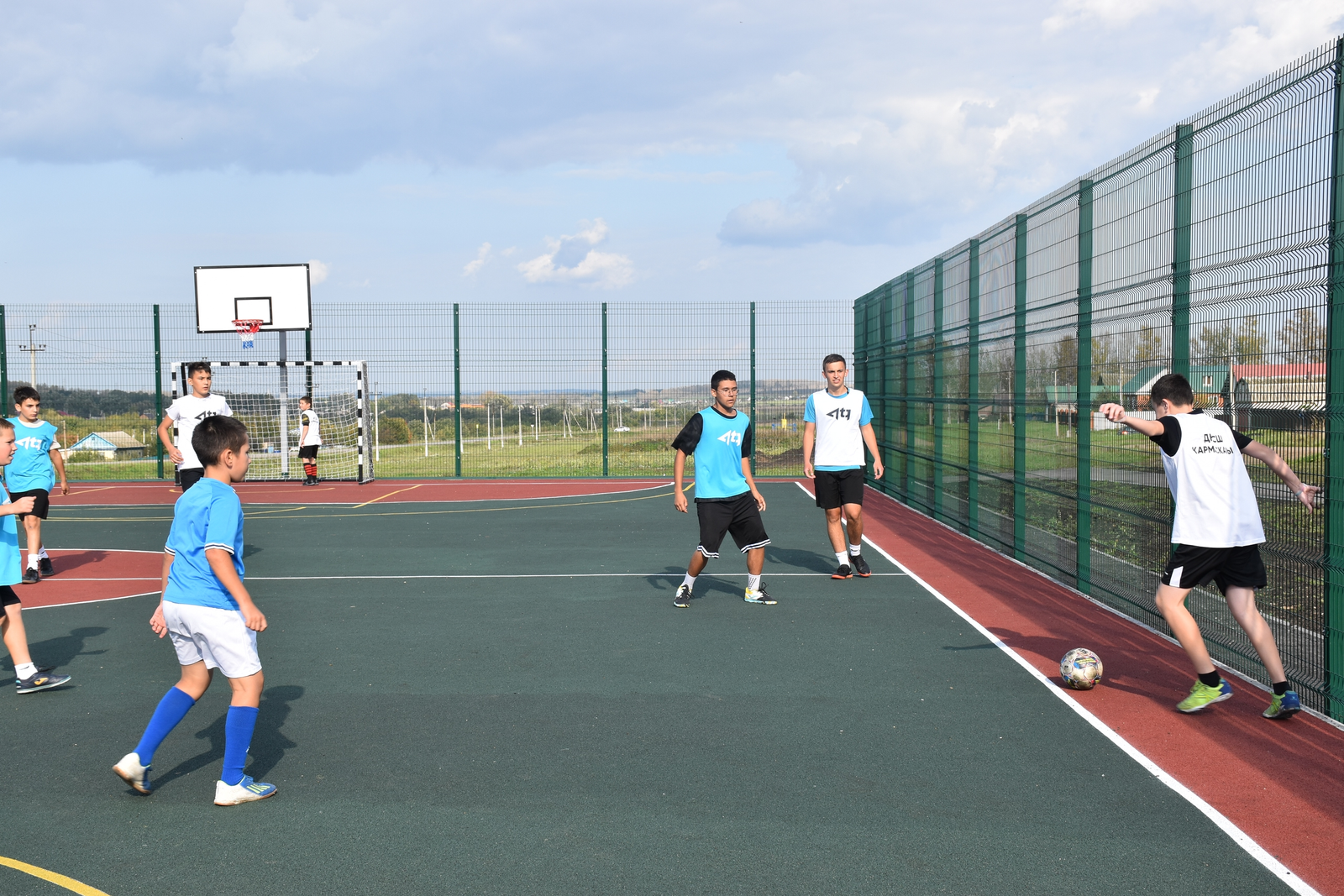 В селе Кармаскалы Башкортостана по нацпроекту благоустраивают парк «Нескучный»