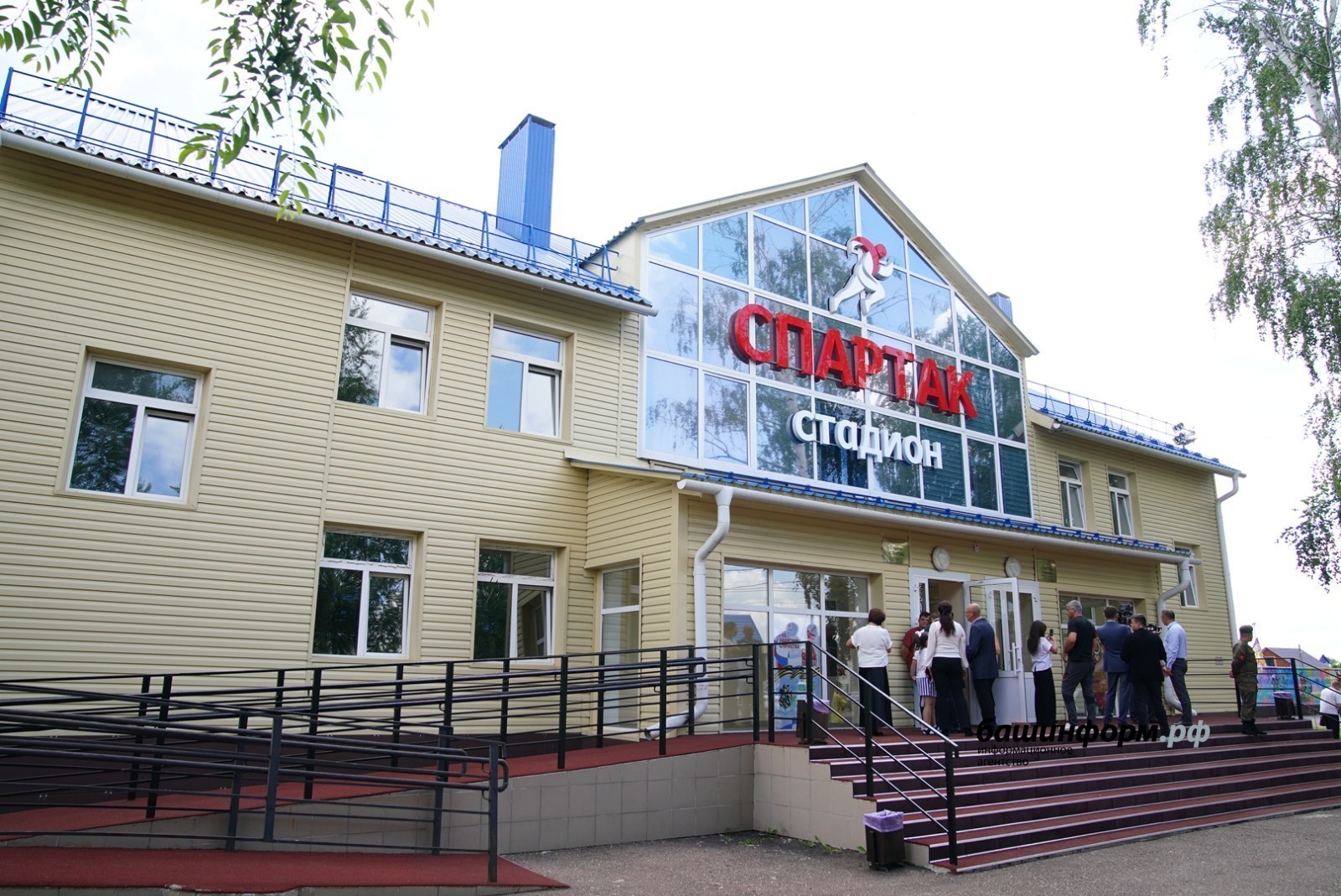 Глава Башкирии побывал на обновленном стадионе в Мелеузе