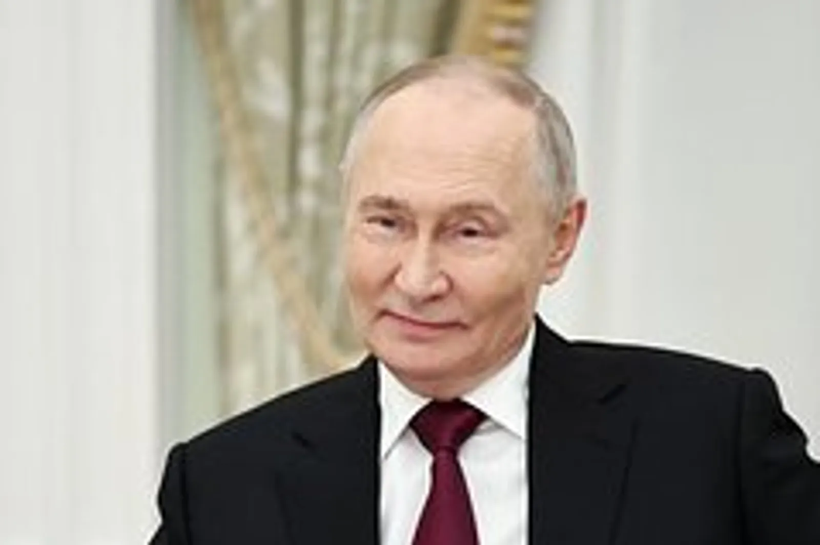 Путин пообещал исполнить три новогодних желания